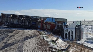 Viranşehir'de meyve yüklü tır devrildi: 1 yaralı