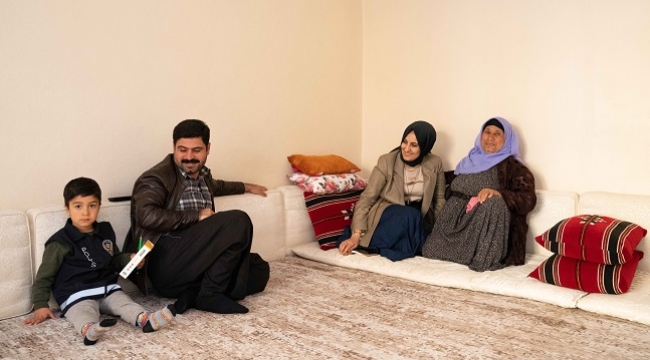 Başkan Ayşe Çakmak'tan 'çat kapı' ev ziyaretleri
