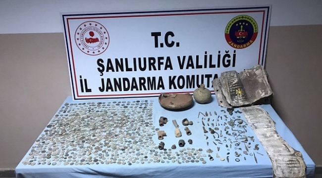 JASAT tarihi eser kaçakçılarını alıcı kılığına girerek yakaladı