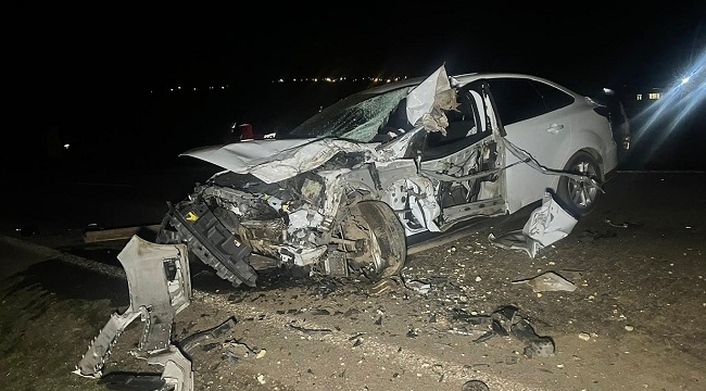 Siverek'te minibüs ile otomobil çarpıştı: 1'i ağır 13 yaralı