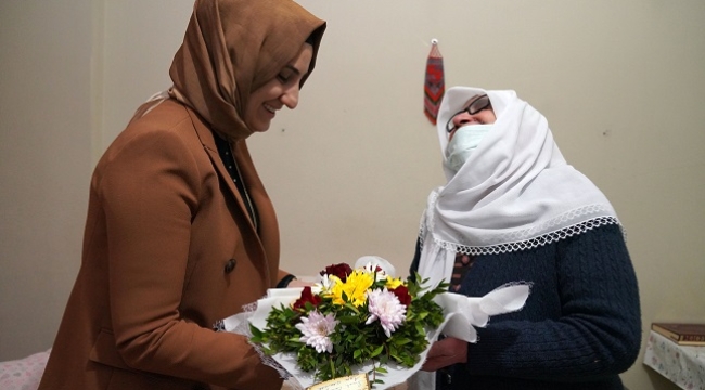 Belediye Başkanı Ayşe Çakmak yaşlıları ziyaret etti