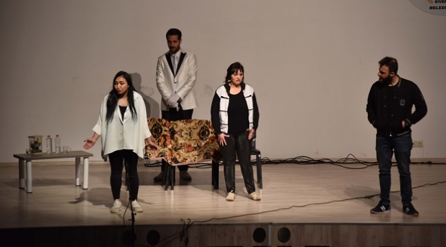 Siverek'te tiyatro oyunuyla madde bağımlılığının zararları anlatıldı