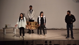 Siverek'te tiyatro oyunuyla madde bağımlılığının zararları anlatıldı