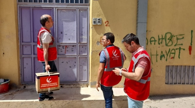 Yeniden Refah Partisi Siverek'te ihtiyaç sahiplerine kumanya dağıttı