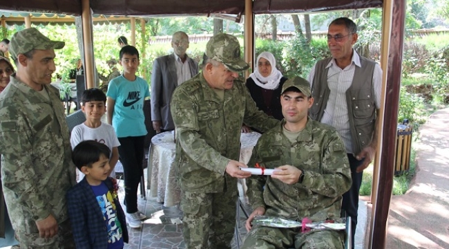 Siverek'te 18 engelli bir gün temsili askerlik yaptı