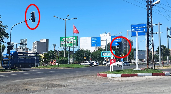 Hem ölüm yolu hem trafik ışıkları çalışmıyor
