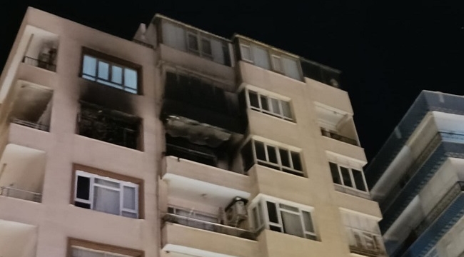 Şanlıurfa'da 15 Temmuz etkinliklerinin yapıldığı yere yakın apartmanda yangın