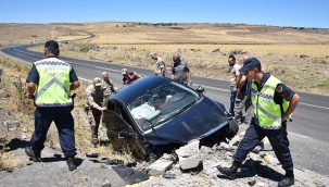 Siverek- Çermik kara yolunda kaza: 3 yaralı