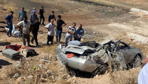Viranşehir'de otomobil şarampole devrildi: 1 ölü 1 yaralı