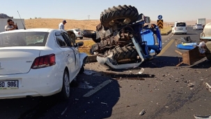 Siverek-Hilvan kara yolunda traktör ile otomobil carpıştı: 1 yaralı