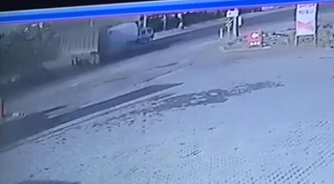 Şanlıurfa'da 2 kişinin öldüğü kaza güvenlik kameralarına yansıdı