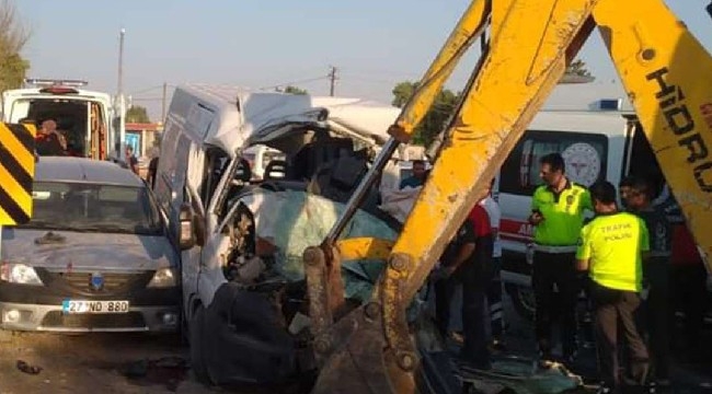 Şanlıurfa'da zincirleme kaza: 2 ölü 3 yaralı 