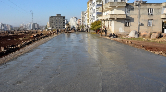 Siverek'te beton yol çalışmaları sürüyor
