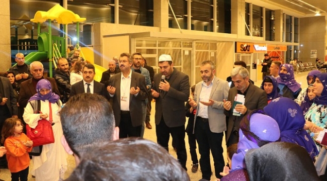 Şanlıurfa'da Umre yolcuları dualarla uğurlandı