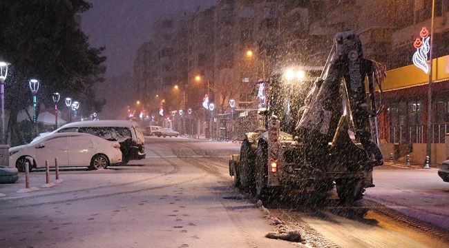 Haliliye'de kar ile mücadele devam ediyor