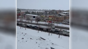 Siverek- Diyarbakır kara yolu kar yağışından dolayı kapandı