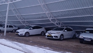 Siverek Oto Galericiler Sitesi'nde demir tente çöktü 