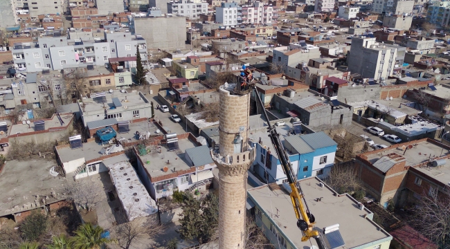 Siverek'te depremden dolayı zarar gören minareler yıkılıyor