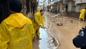 Eyyübiye Belediyesinin sel felaketi mesaisi sürüyor 