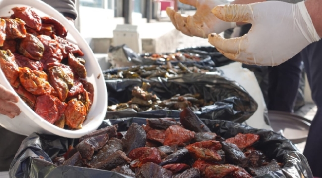 Siverek Umut Kervanı'ndan Adıyamanlı depremzelere 3 bin kişilik dolma ve sarma