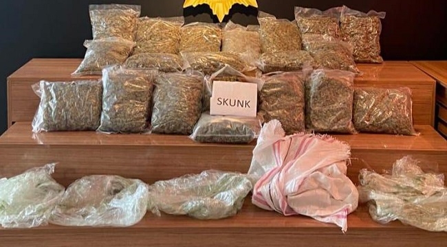  Bir aracın dorsesinde 15 kilo 800 gram uyuşturucu ele geçirildi
