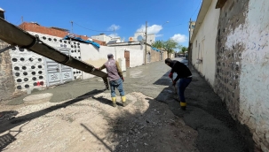 Siverek'te beton yol çalışmaları sürüyor