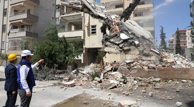 Şanlıurfa'da 7 binin üzerinde ağır hasarlı binada yıkım işlemleri sürüyor