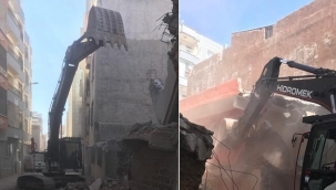 Siverek'te ağır hasarlı binalar yıkılmaya başlandı