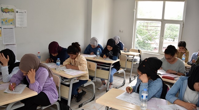 Siverek Belediyesi gençlik merkezinin desteğiyle öğrenciler hayallerine kavuşuyor