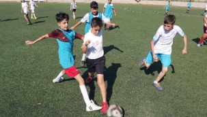 Siverek'te yaz okulu öğrencileri hem eğleniyor hem öğreniyor