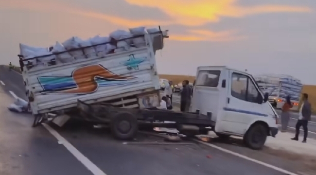 Siverek'te biber yüklü kamyonet kaza yaptı: 3 yaralı