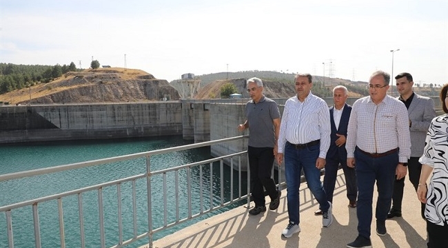 Vali Şıldak Türkiye'nin en büyük barajını inceledi