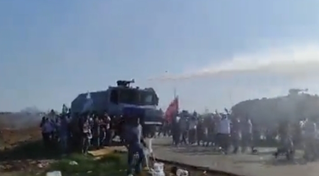 ABD üssünü kuşatan kalabalığa müdahale