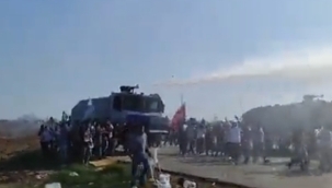 ABD üssünü kuşatan kalabalığa müdahale