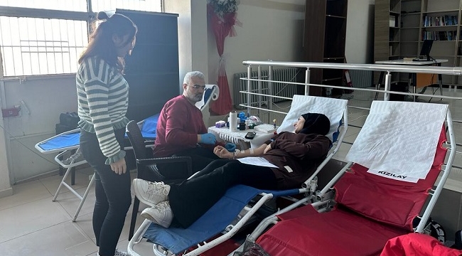 Siverek'te üniversite öğrencilerinden kan bağışı