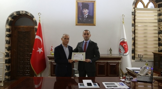 Kaymakam Aydemir'den 36 yıllık veterinere teşekkür