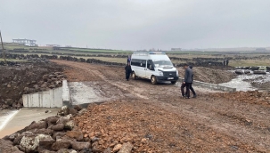 Kırsal mahallelerde yol çalışmaları sürüyor