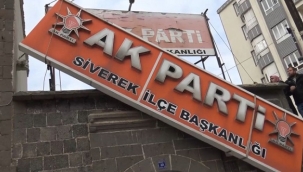Siverek'te AK Parti tabelası indirildi