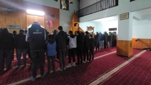 Siverekli gençler teheccüd namazında buluştu