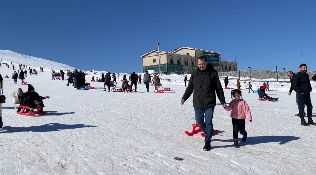 Gazeteciler Karacadağ Kayak Merkezini gezdi