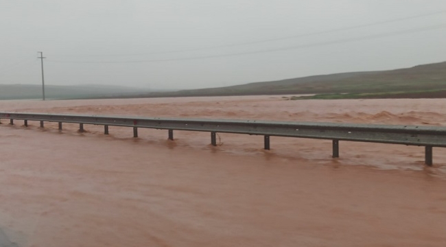 Viranşehir kara yolunda sel tehlikesi