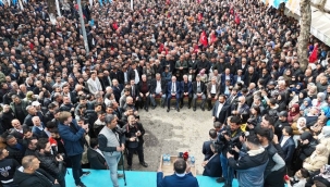 Bucak'ın seçim bürosu açılışları miting havasında geçiyor