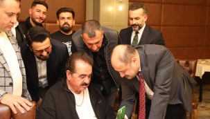 Tatlıses, Gülpınar'ı ziyaret etti