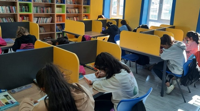 Köy okulunda azimli eğitim: Öğrenciler kendi kendine çalışıyor