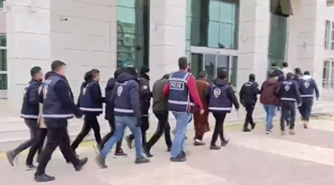 İsminiz FETÖ'ye karışmış diyerek vatandaşları dolandıran 9 kişi yakalandı!