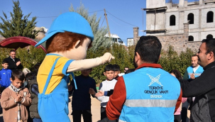 TÜGVA'dan İşitme Engelliler Okuluna Anlamlı 3 Aralık Kutlaması