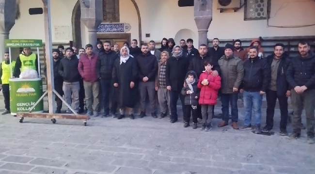 Siverek'te gençlerden "Namaz Uykudan Hayırlıdır" sabah namazı buluşması