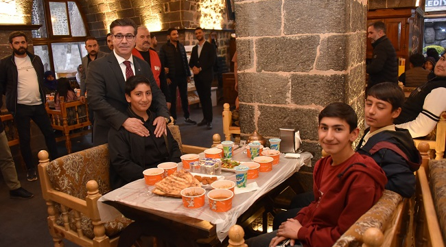 Başkan Bucak'tan yetim çocuklarla anlamlı İftar