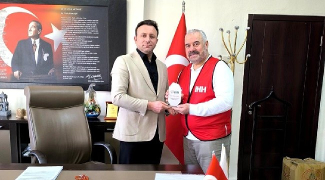 İHH Siverek'ten hayırseverlere teşekkür plaketi