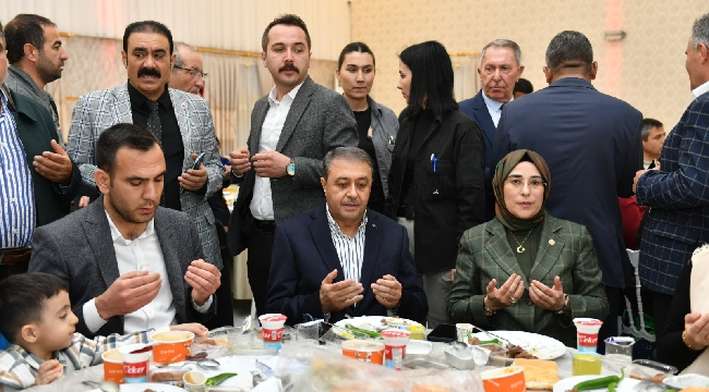 Şanlıurfa Valisi Şıldak, Viranşehir'de İftar Sofrasında Vatandaşlarla Buluştu